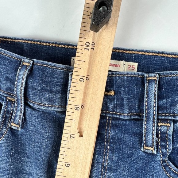 Levi's Jean Short Womens 25 720 High Rise Skinny Blue Faded Cut Offs Denim Jorts - Picture 15 of 16